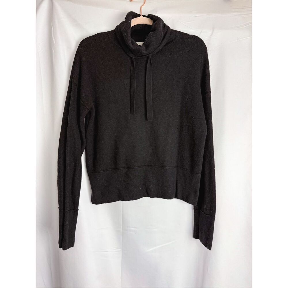 Universal Thread Sweatshirt - Picture 2 of 12